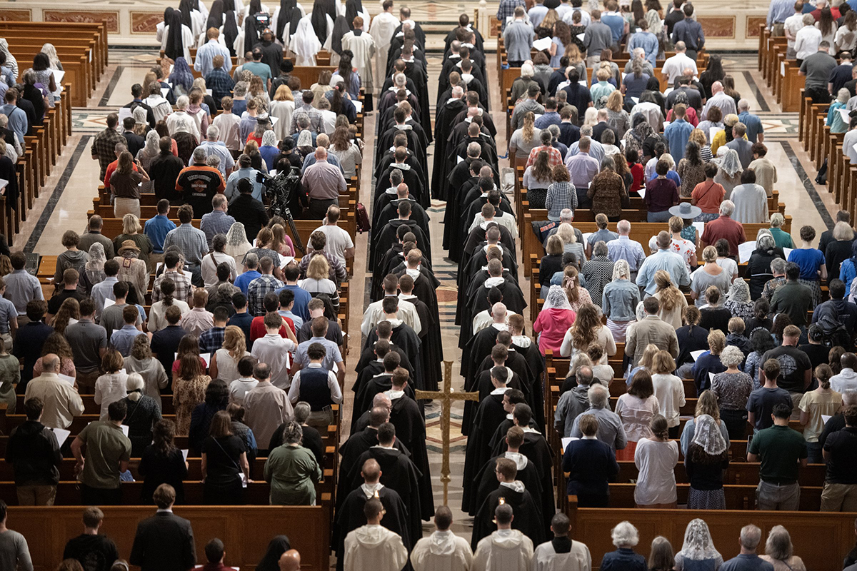 Rosary pilgrimage in nation’s capital unites thousands in love for Mary