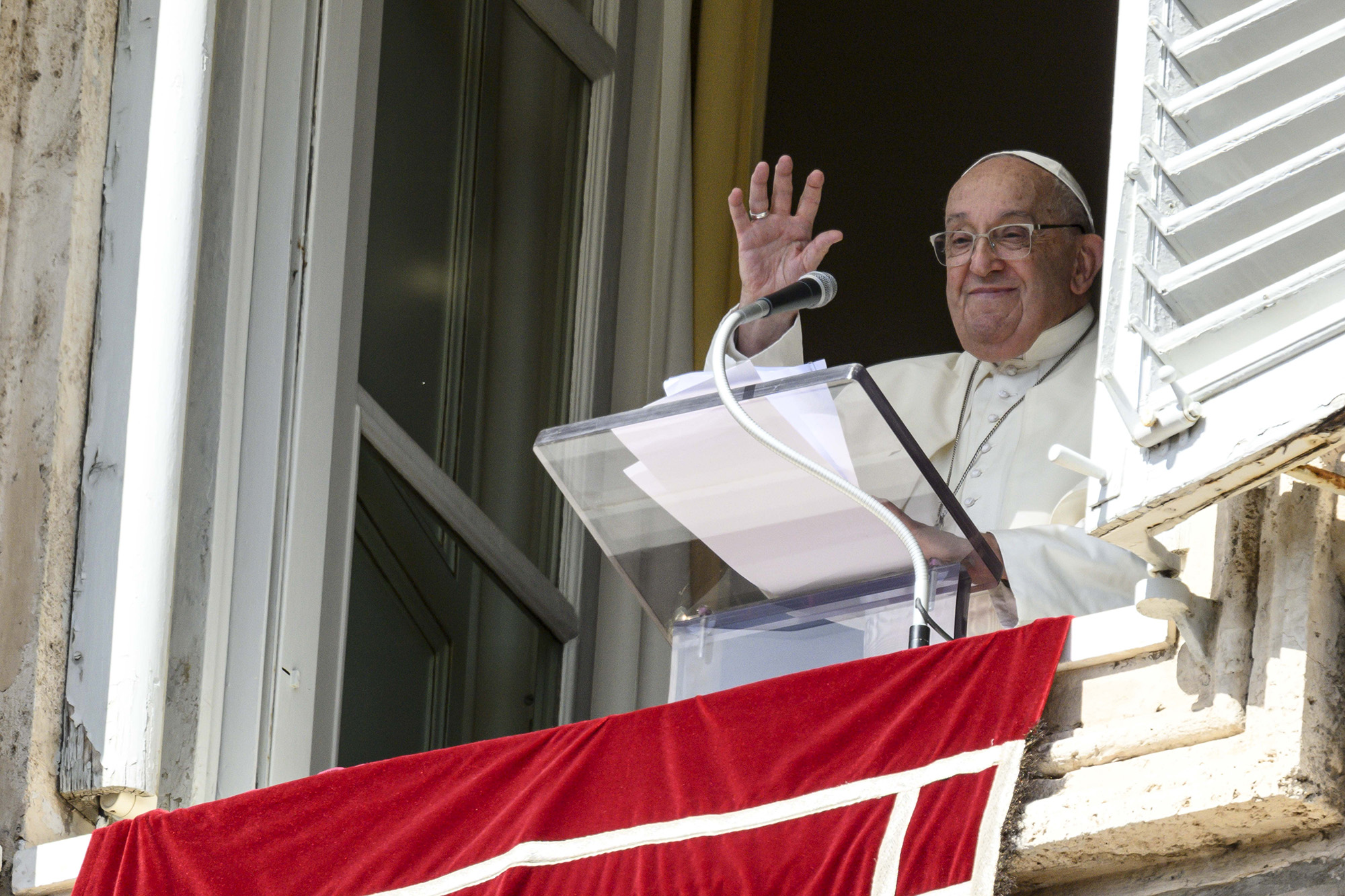 Pope announces he will create 21 new cardinals in December